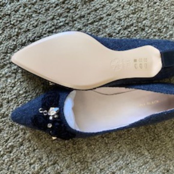 Beautiful Holiday Gray Flannel jewel embellished kitten heel flat - Picture 3 of 6